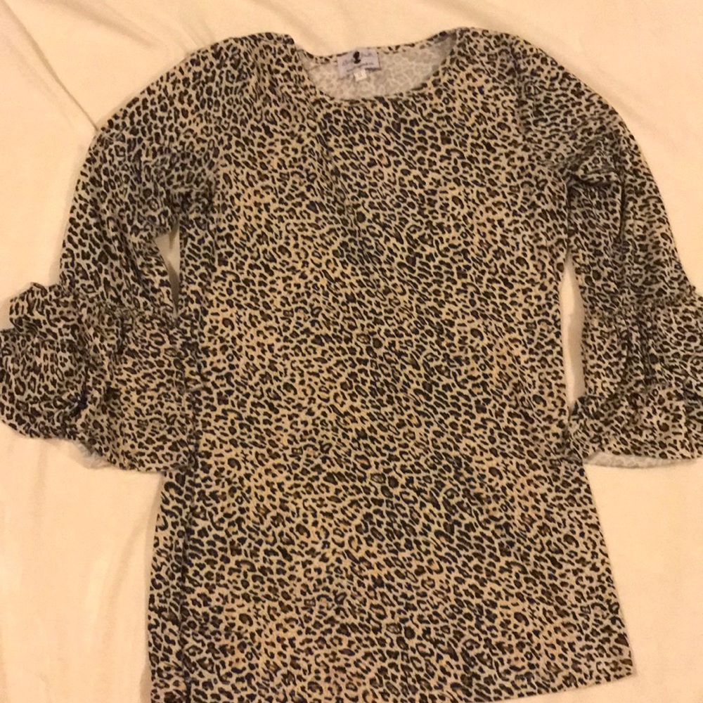 Dainty jewels leopard shirt